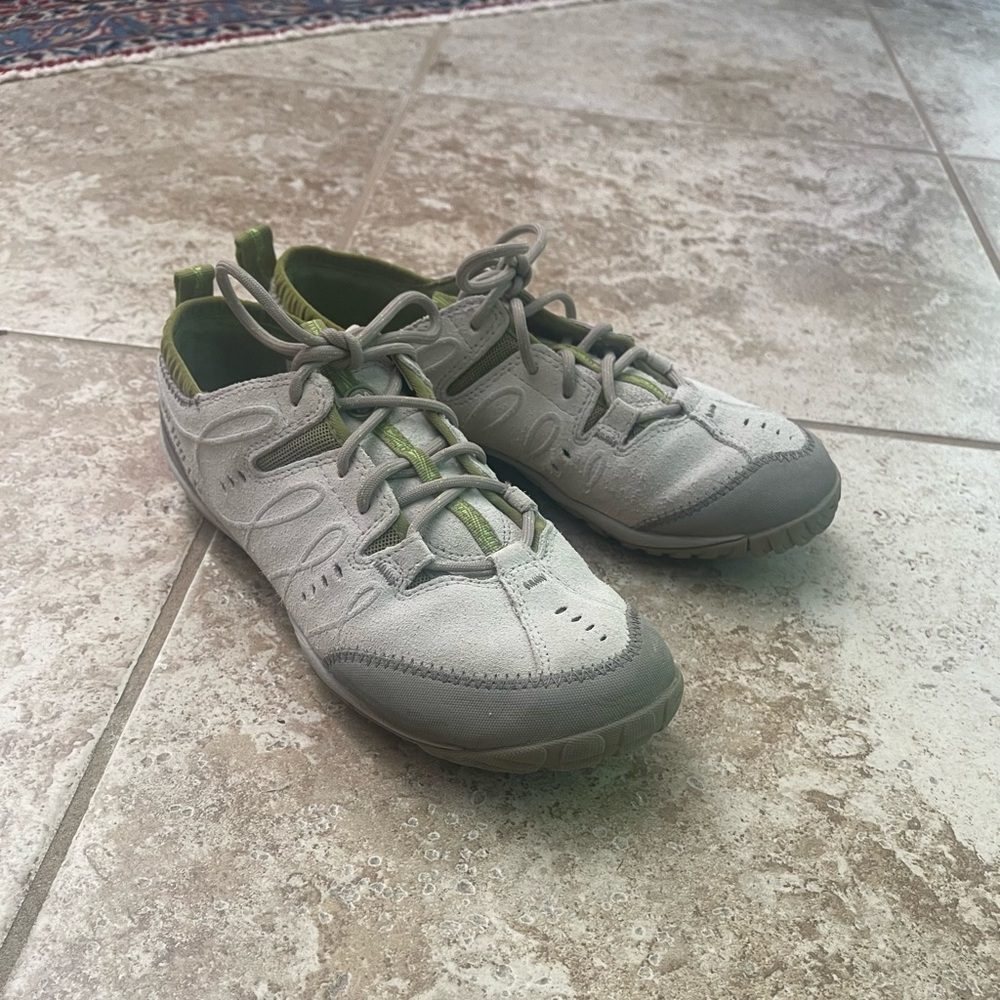 Women’s Merrell Vibram Sole Contour Glove Silver Birch Shoes 8.5